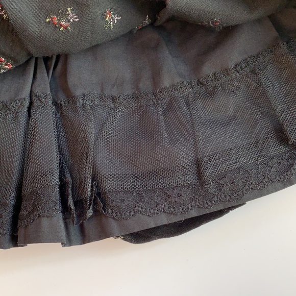 NWT Children’s Place Black Velvet Floral Dress Size 3-6 Months - Picture 2 of 5